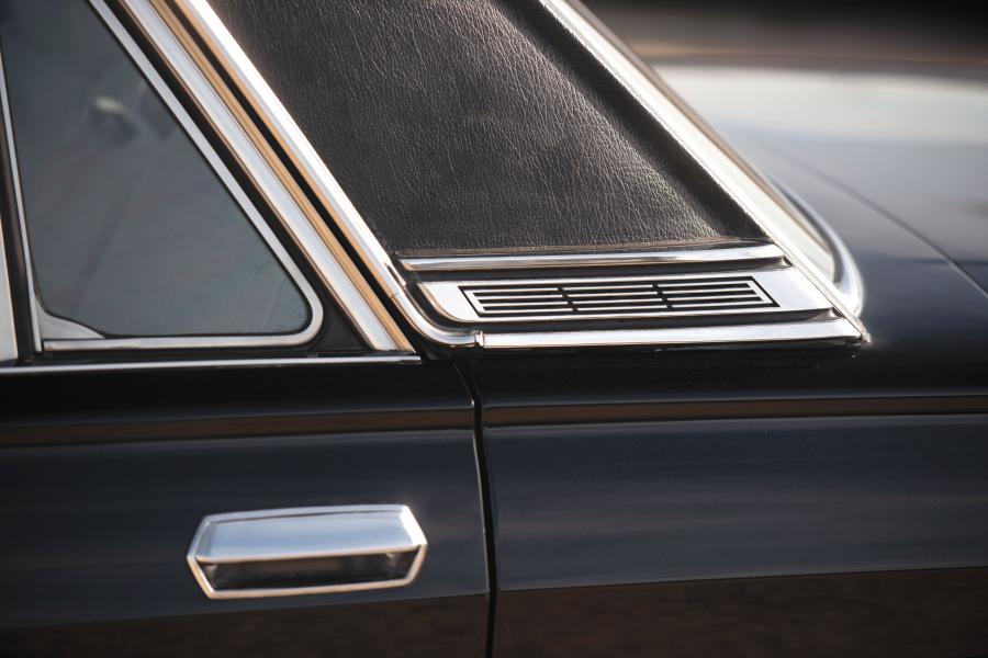 Детали экстерьера Nissan President Sovereign VIP V8E (H250) 1985 года  (фото 8 из 28)